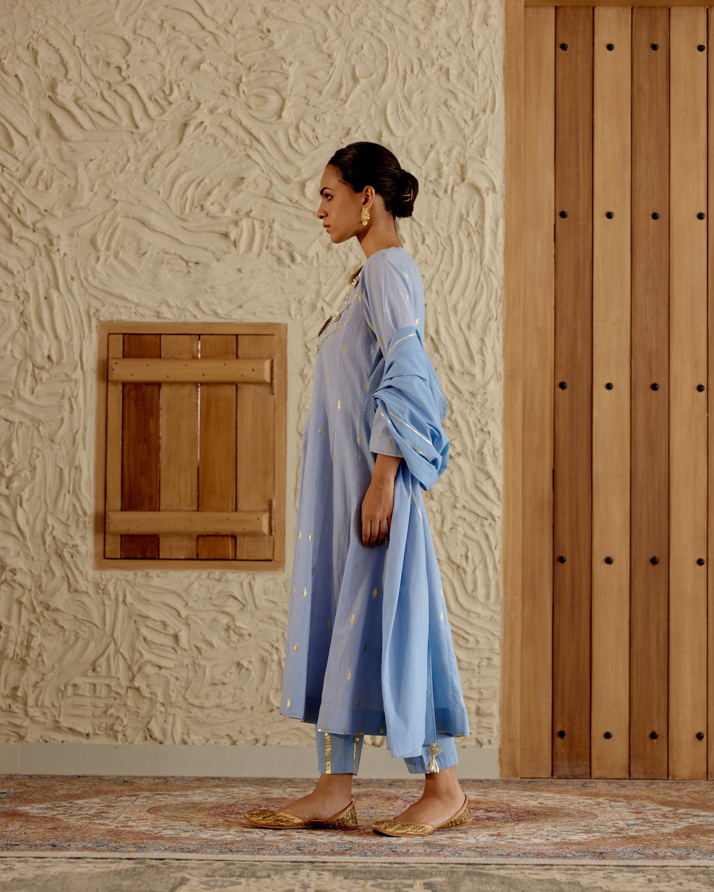 Vasundhara Set (Powder Blue)