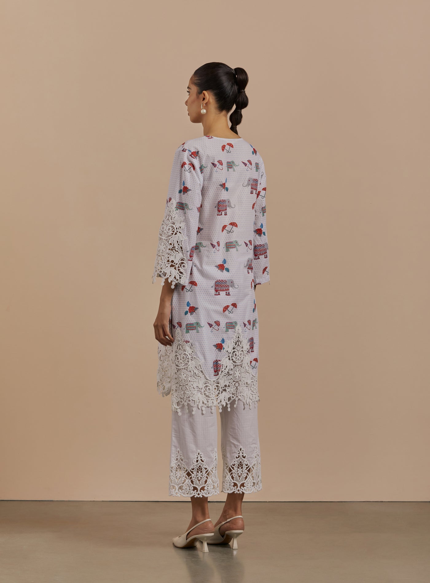 Revti Appliqué Kurta (Ivory)