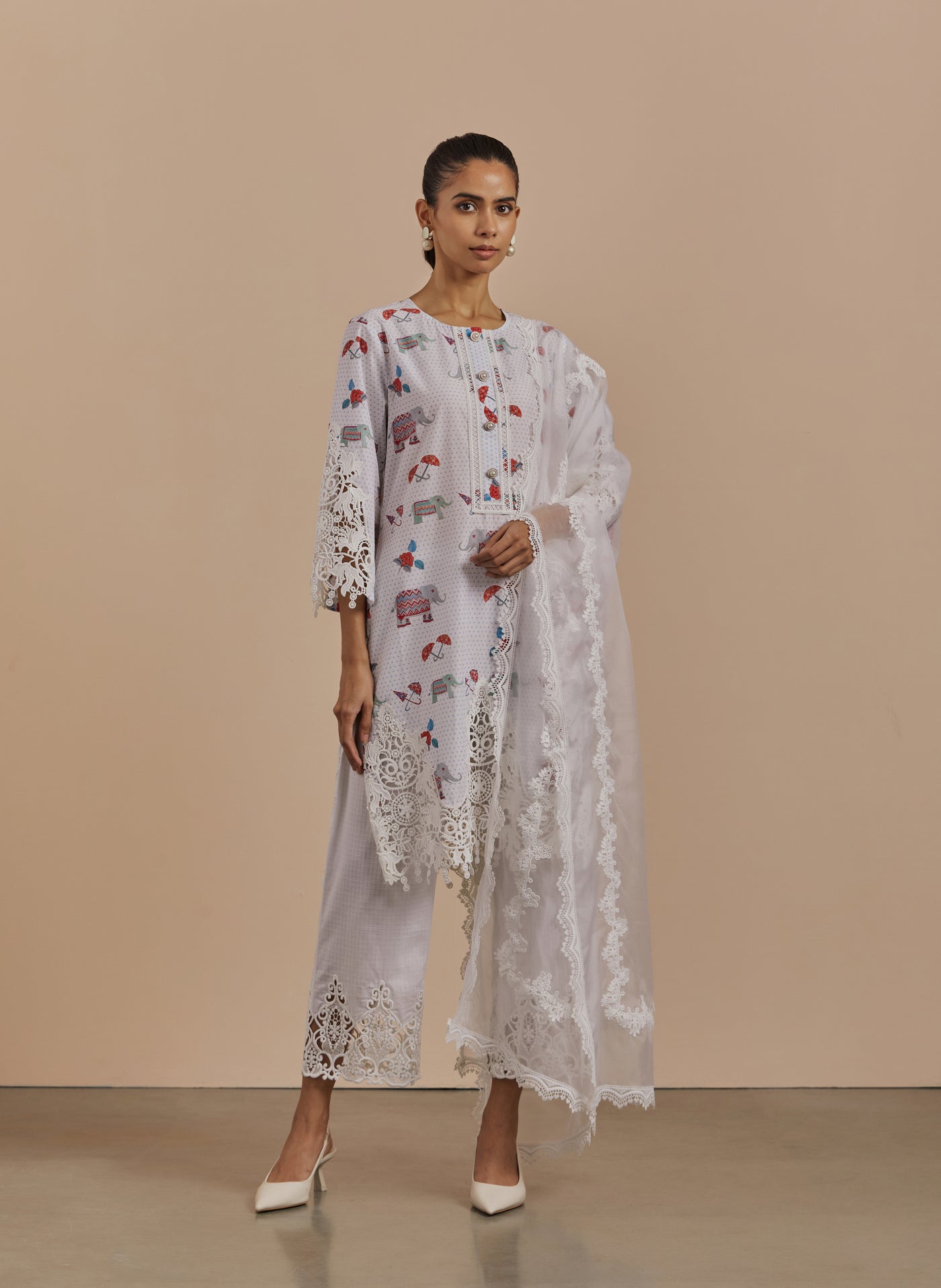 Revti Appliqué Kurta (Ivory)