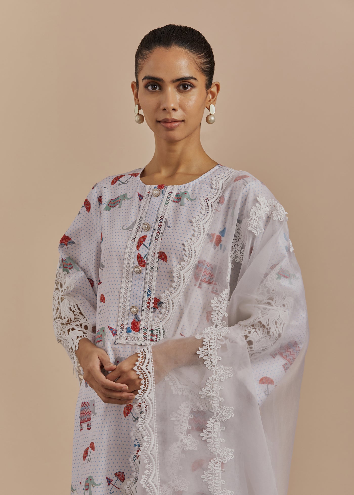 Revti Appliqué Kurta (Ivory)